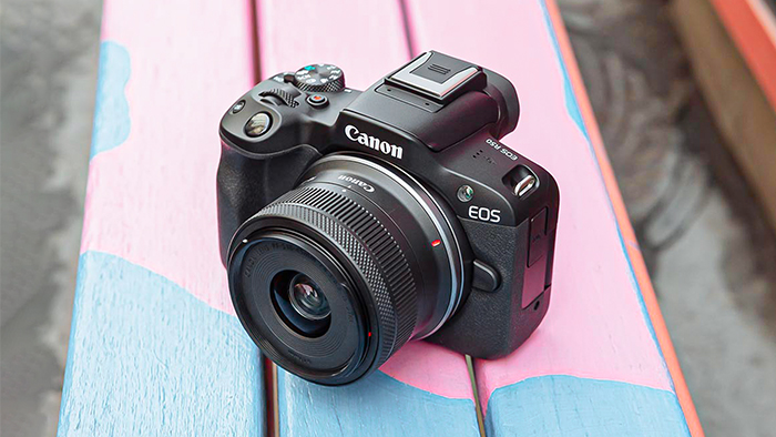 Kamera Canon R50 yang patut dipertimbangkan oleh para fotografer